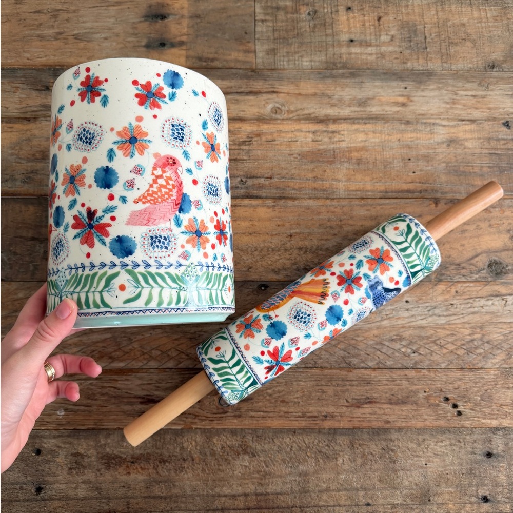 Anthropologie Annevieve Utensil holder & Rolling pin set
